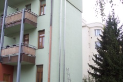 Dvouplášťový nerezový fasádní komín Modřice